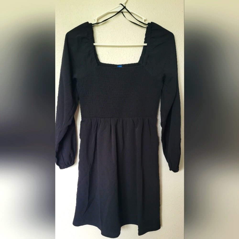 OLD NAVY black long sleeve dress size x-small.